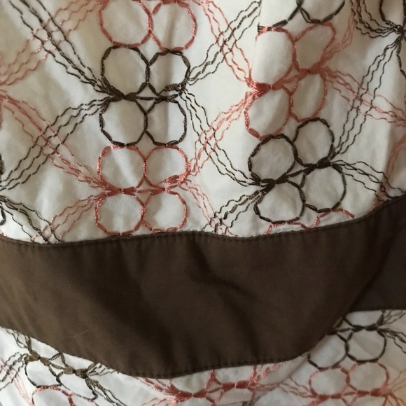 Embroidered Tank - Picture 2 of 3